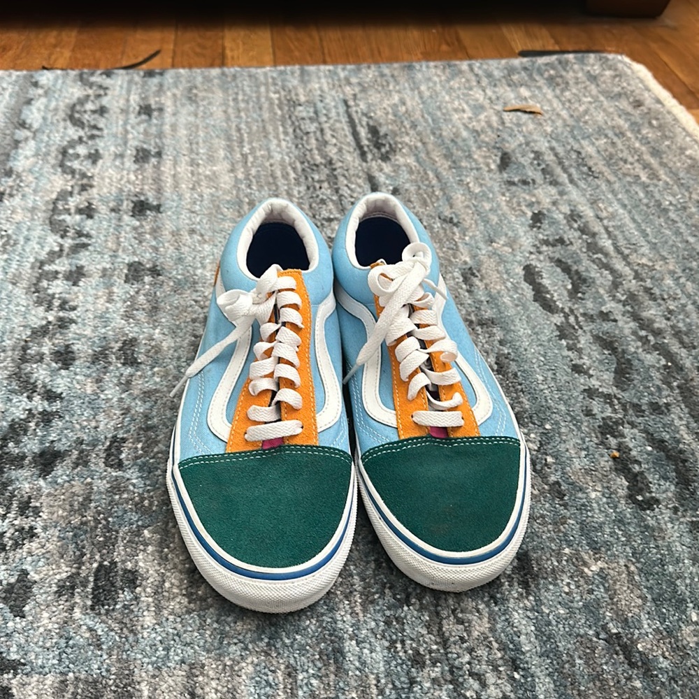 Vans low top